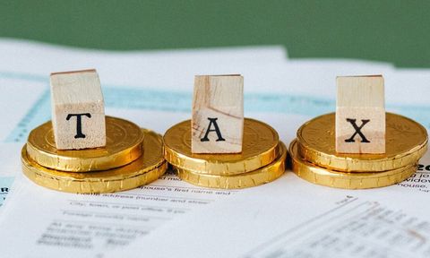Who should register for corporate tax in UAE